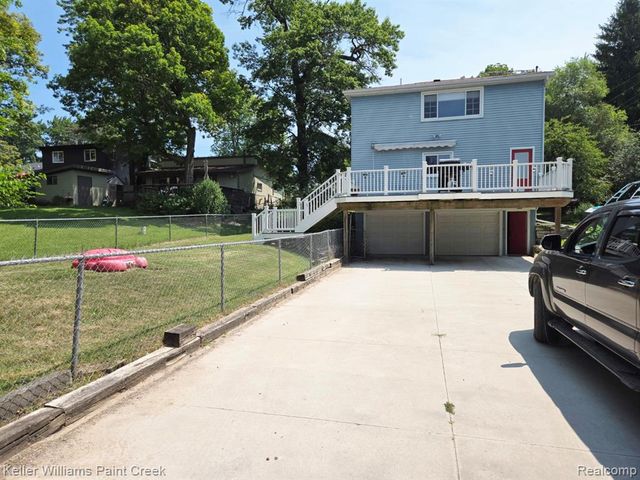 1125 S Long Lake Boulevard, Lake Orion, MI 48362