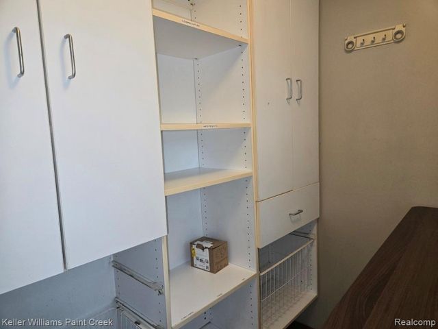 1125 S Long Lake Boulevard, Lake Orion, MI 48362