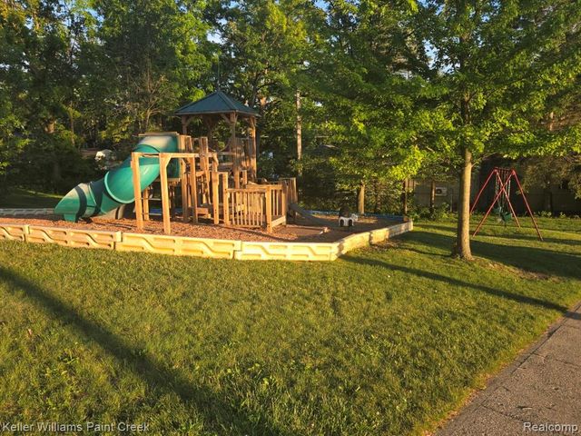 1125 S Long Lake Boulevard, Lake Orion, MI 48362