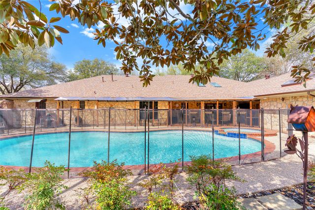 1503 W Westhill Drive, Cleburne, TX 76033