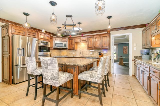 1503 W Westhill Drive, Cleburne, TX 76033