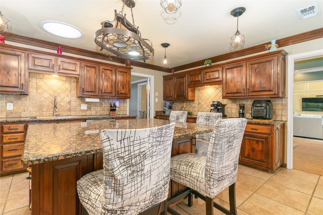 1503 W Westhill Drive, Cleburne, TX 76033