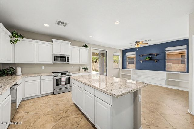 7832 W Molly Drive, Peoria, AZ 85383