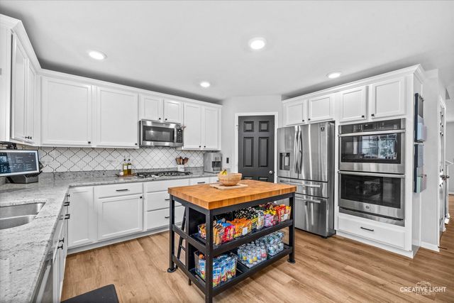 3408 Silver Falls Court, Joliet, IL 60431