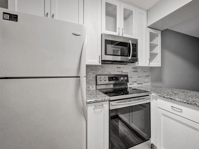 9845 RIVERSIDE Drive 8-28, Coral Springs, FL 33071