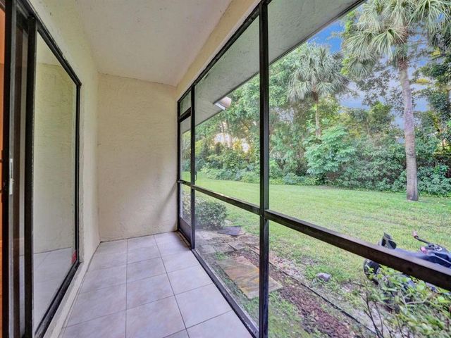 9845 RIVERSIDE Drive 8-28, Coral Springs, FL 33071