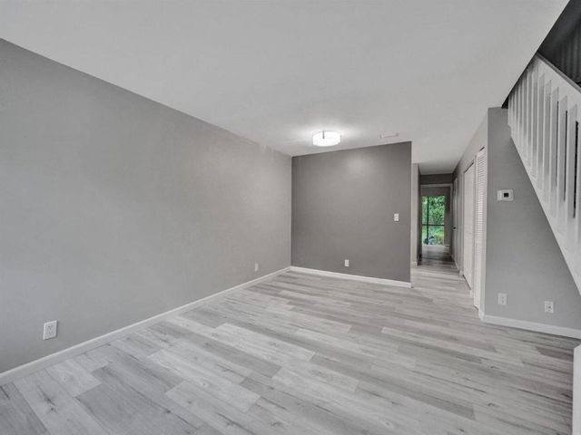 9845 RIVERSIDE Drive 8-28, Coral Springs, FL 33071