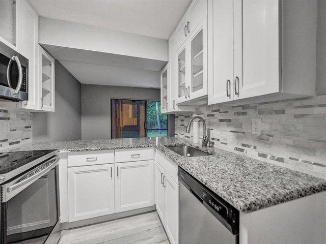 9845 RIVERSIDE Drive 8-28, Coral Springs, FL 33071
