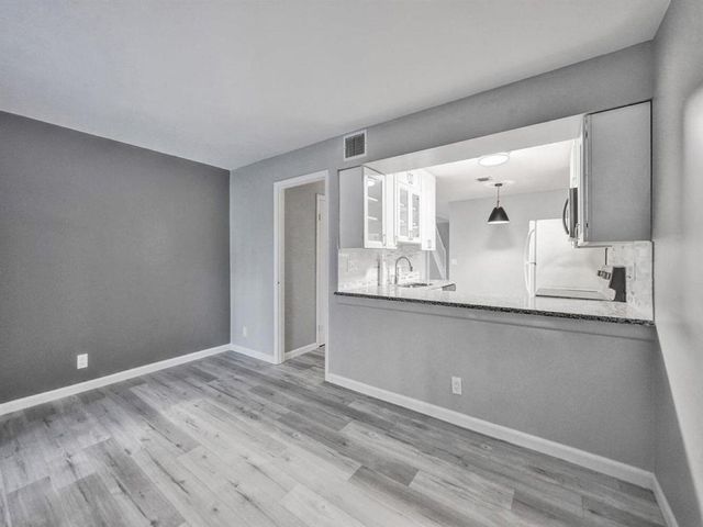 9845 RIVERSIDE Drive 8-28, Coral Springs, FL 33071