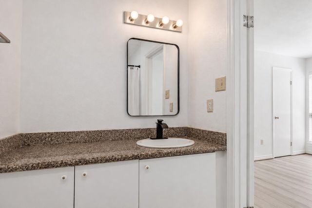 9616 Long Point Road 63, Houston, TX 77055