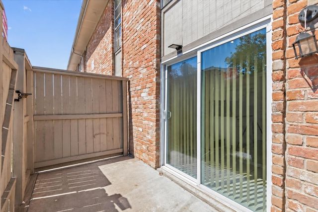 9616 Long Point Road 63, Houston, TX 77055