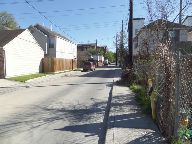 000 Valentine Street, Houston, TX 77019