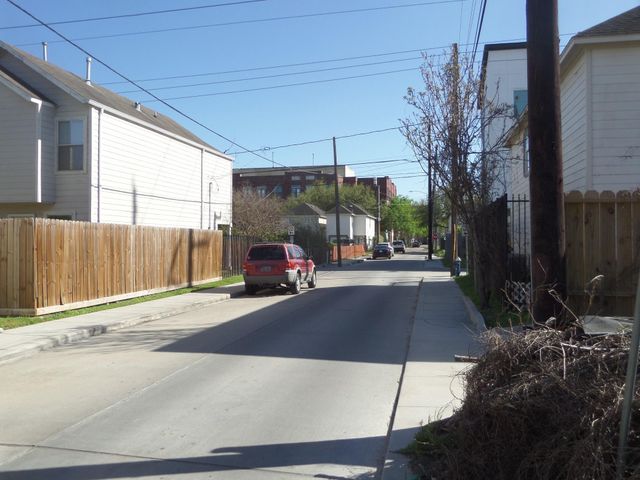 000 Valentine Street, Houston, TX 77019