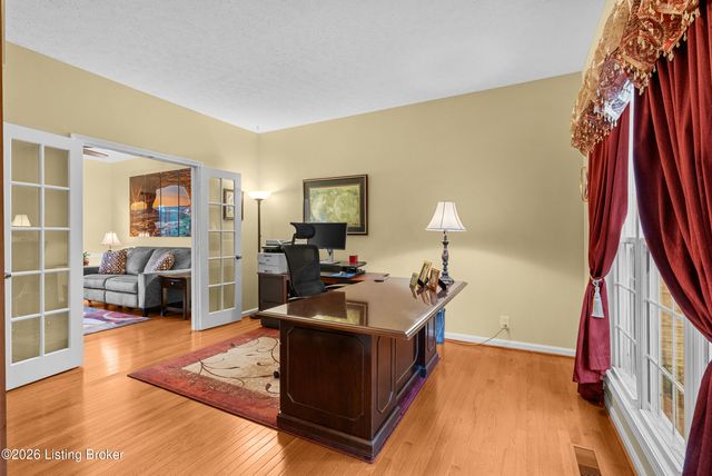 13908 Laclara Way, Louisville, KY 40299