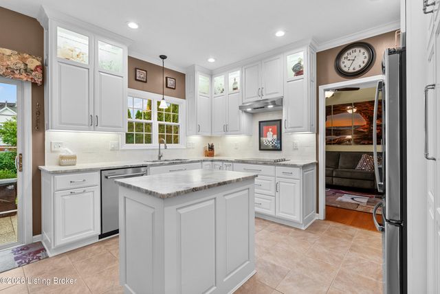 13908 Laclara Way, Louisville, KY 40299