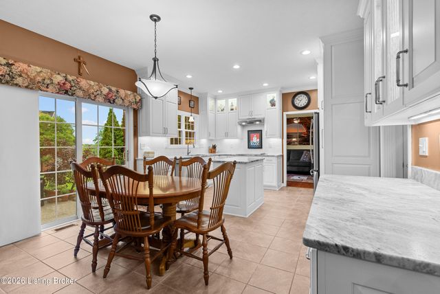 13908 Laclara Way, Louisville, KY 40299