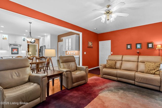 13908 Laclara Way, Louisville, KY 40299