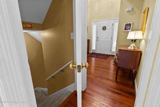 13908 Laclara Way, Louisville, KY 40299