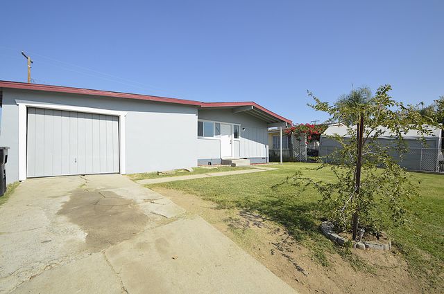 950 E Thurman Avenue, Porterville, CA 93257