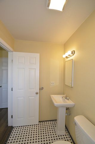 950 E Thurman Avenue, Porterville, CA 93257