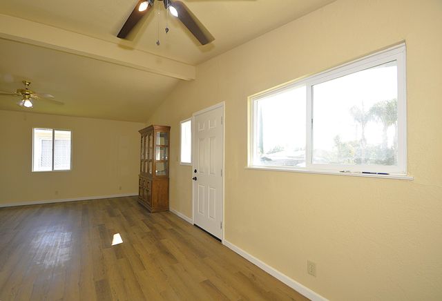 950 E Thurman Avenue, Porterville, CA 93257