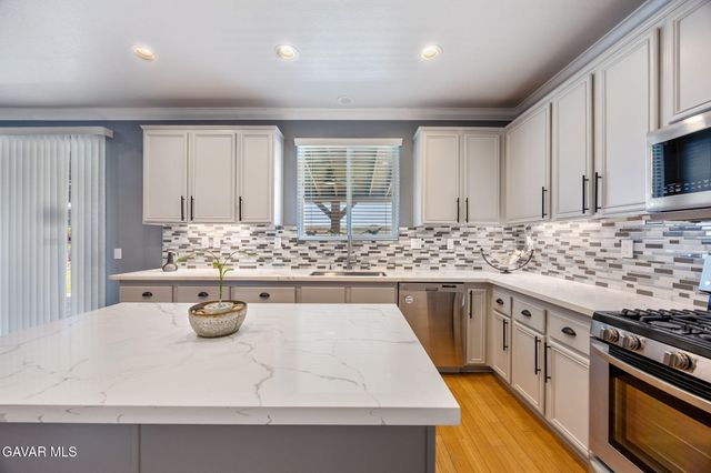 2342 Newberry Street, Rosamond, CA 93560