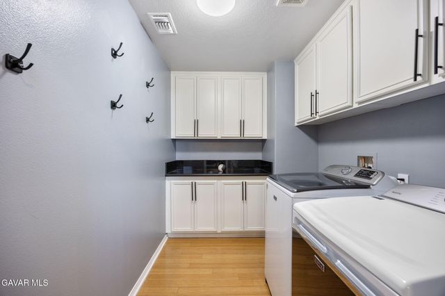 2342 Newberry Street, Rosamond, CA 93560