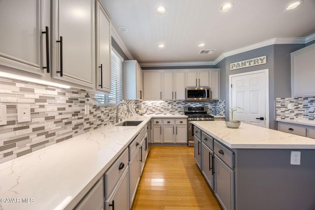 2342 Newberry Street, Rosamond, CA 93560