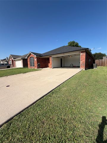 2648 Carmen Drive, Grand Prairie, TX 75052