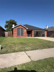 2648 Carmen Drive, Grand Prairie, TX 75052