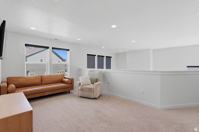 2104 E HERITAGE DR, Spanish Fork, UT 84660
