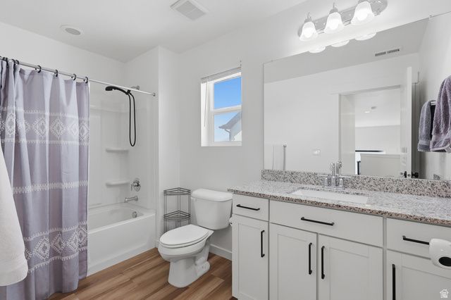 2104 E HERITAGE DR, Spanish Fork, UT 84660