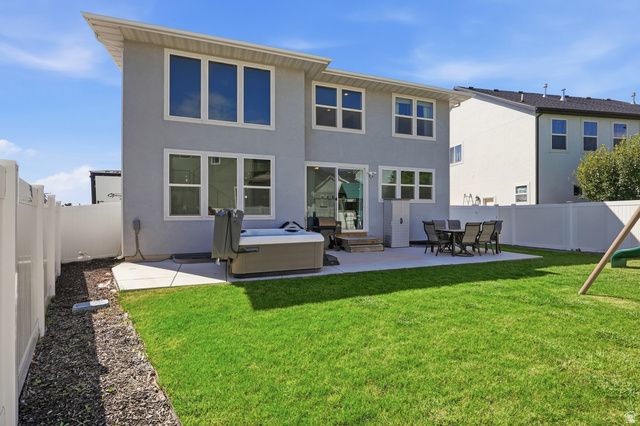 2104 E HERITAGE DR, Spanish Fork, UT 84660