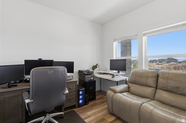 2104 E HERITAGE DR, Spanish Fork, UT 84660