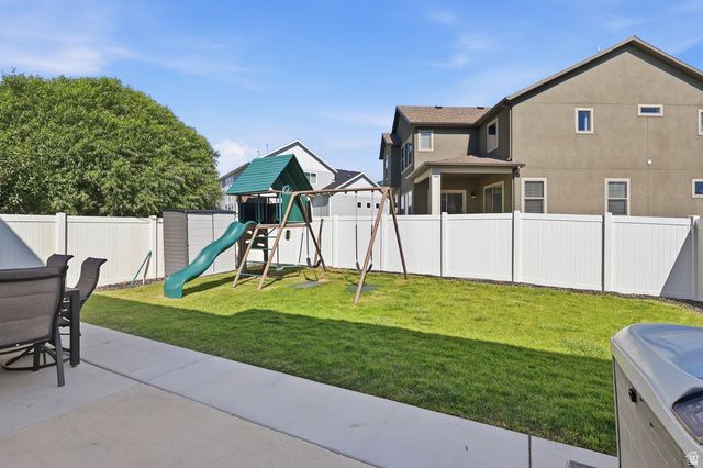 2104 E HERITAGE DR, Spanish Fork, UT 84660