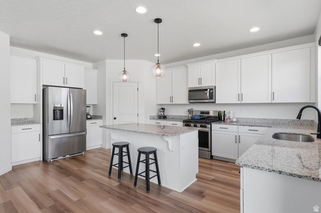 2104 E HERITAGE DR, Spanish Fork, UT 84660