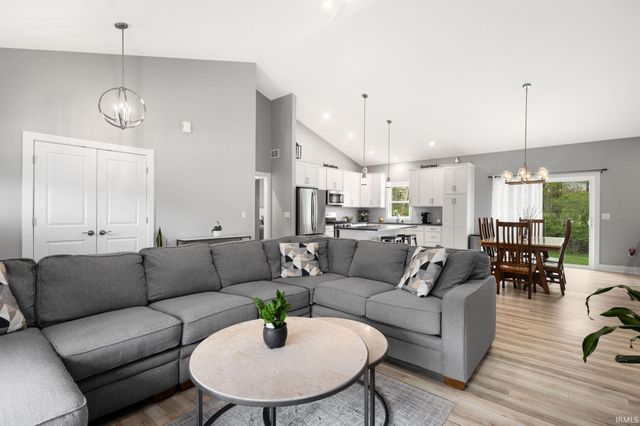 4376 Garden Oak Drive, South Bend, IN 46628