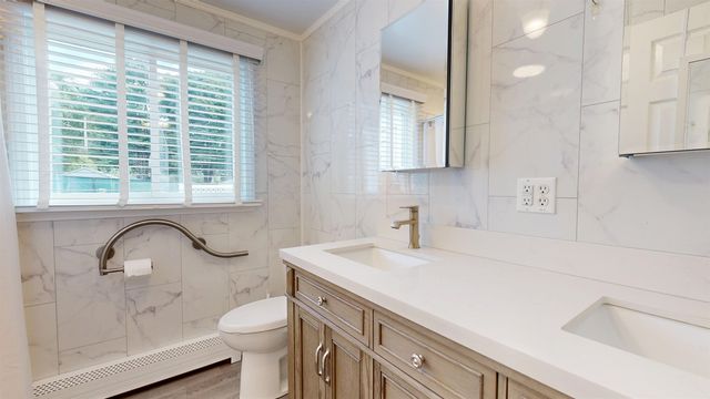 976 North Avenue, Burlington, VT 05408