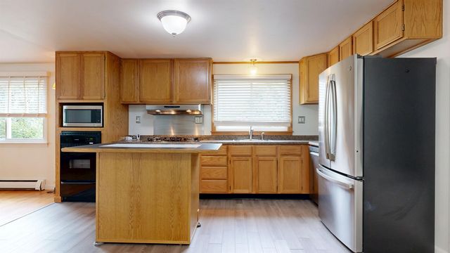 976 North Avenue, Burlington, VT 05408