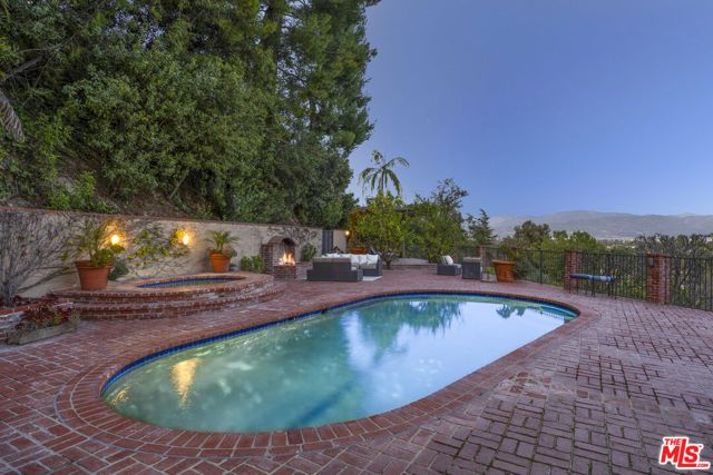 12966 Galewood Street, Studio City (los Angeles), CA 91604