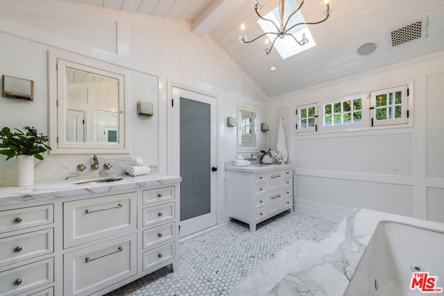 12966 Galewood Street, Studio City (los Angeles), CA 91604