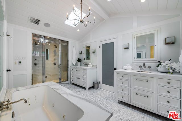 12966 Galewood Street, Studio City (los Angeles), CA 91604