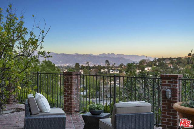 12966 Galewood Street, Studio City (los Angeles), CA 91604