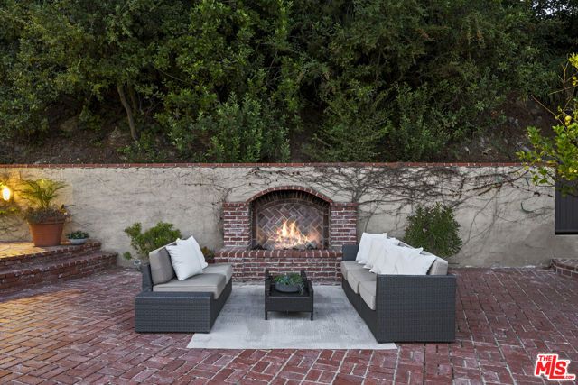 12966 Galewood Street, Studio City (los Angeles), CA 91604