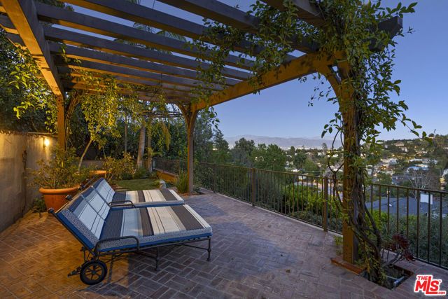 12966 Galewood Street, Studio City (los Angeles), CA 91604