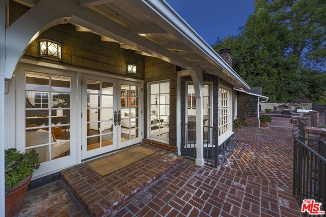 12966 Galewood Street, Studio City (los Angeles), CA 91604