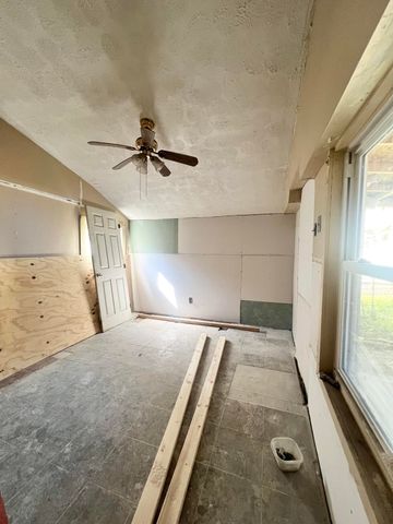 870 Lylesville Street, Paris, KY 40361