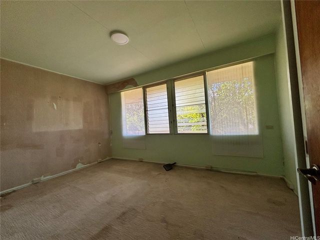 633 Hakaka Place, Honolulu, HI 96816