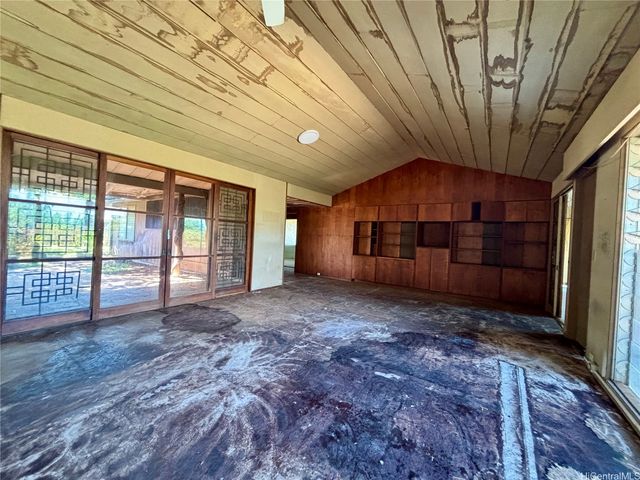 633 Hakaka Place, Honolulu, HI 96816