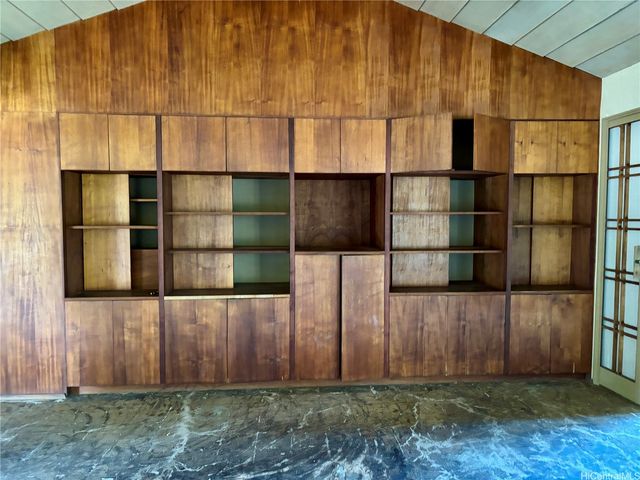 633 Hakaka Place, Honolulu, HI 96816